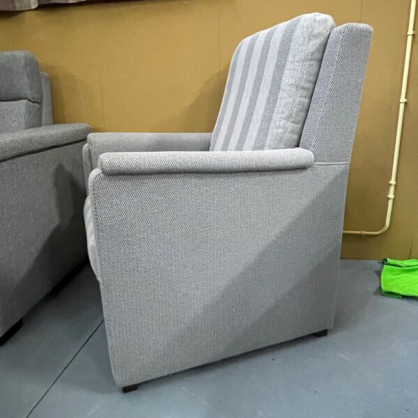 Met grijze stof beklede fauteuil - Afbeelding 3