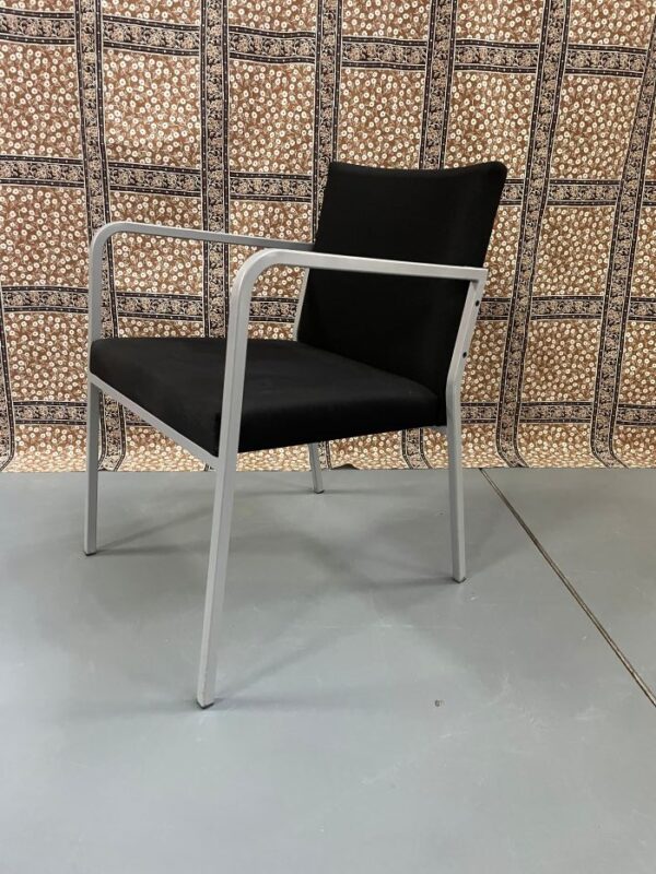 Brede kantoorstoel met elegant frame - Afbeelding 3