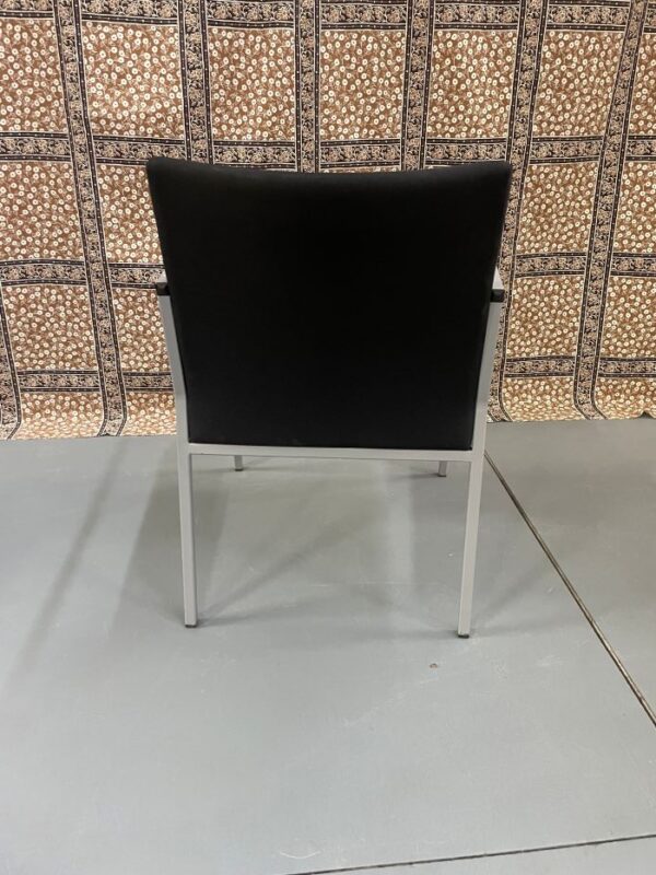 Brede kantoorstoel met elegant frame - Afbeelding 4