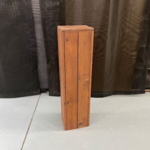 Bruine houten zuil