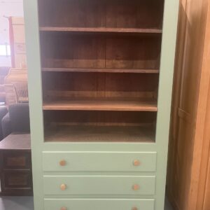 Groene eiken kast